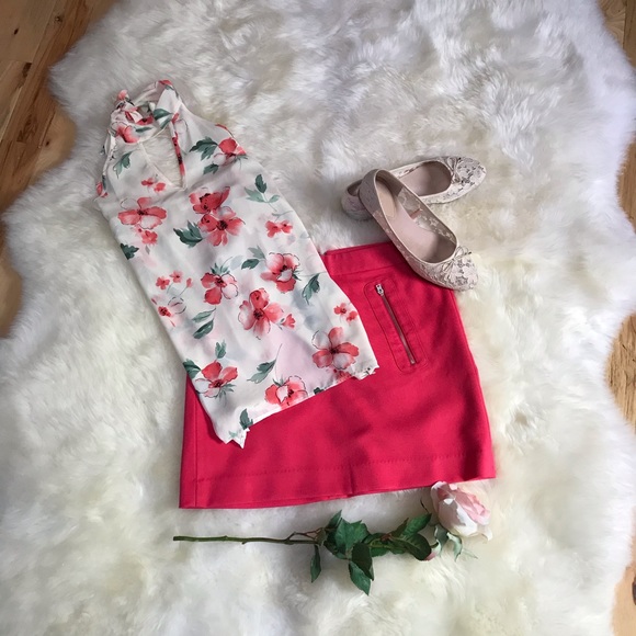 EUC Gap Coral Skirt, size 4. - Picture 2 of 5